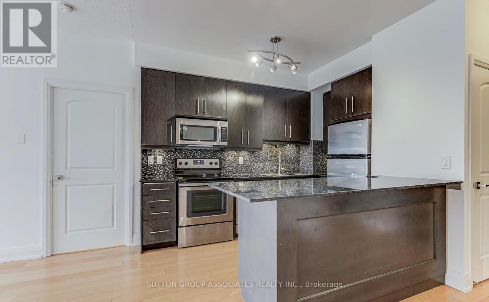 Ph8 - 1 De Boers Drive, Toronto, Ontario  M3J 0G6 - Photo 4 - W13139988