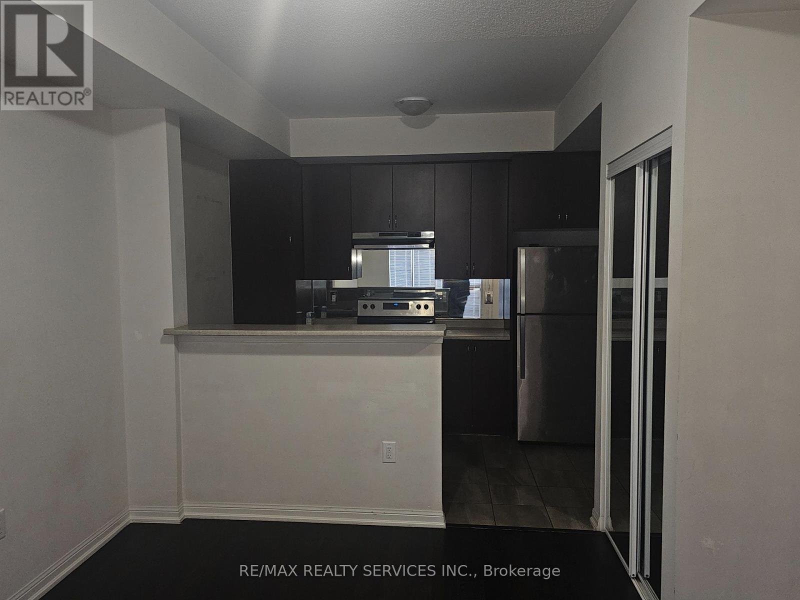 250 Sunny Meadow Boulevard, Brampton, Ontario  L6R 3Y7 - Photo 18 - W13139686