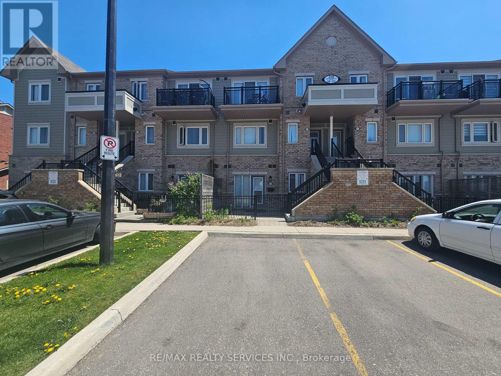 250 Sunny Meadow Boulevard, Brampton, Ontario  L6R 3Y7 - Photo 20 - W13139686