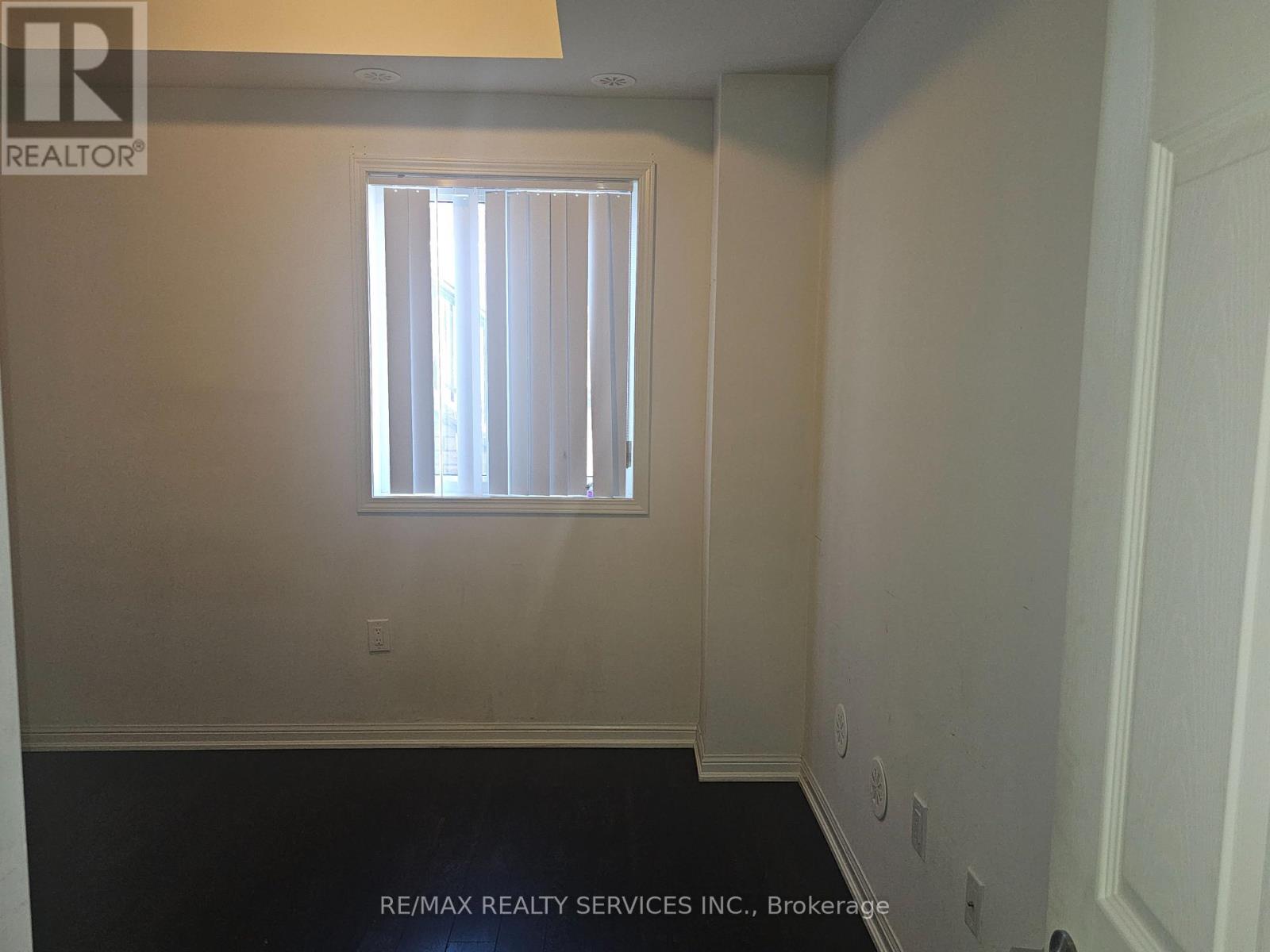 250 Sunny Meadow Boulevard, Brampton, Ontario  L6R 3Y7 - Photo 24 - W13139686