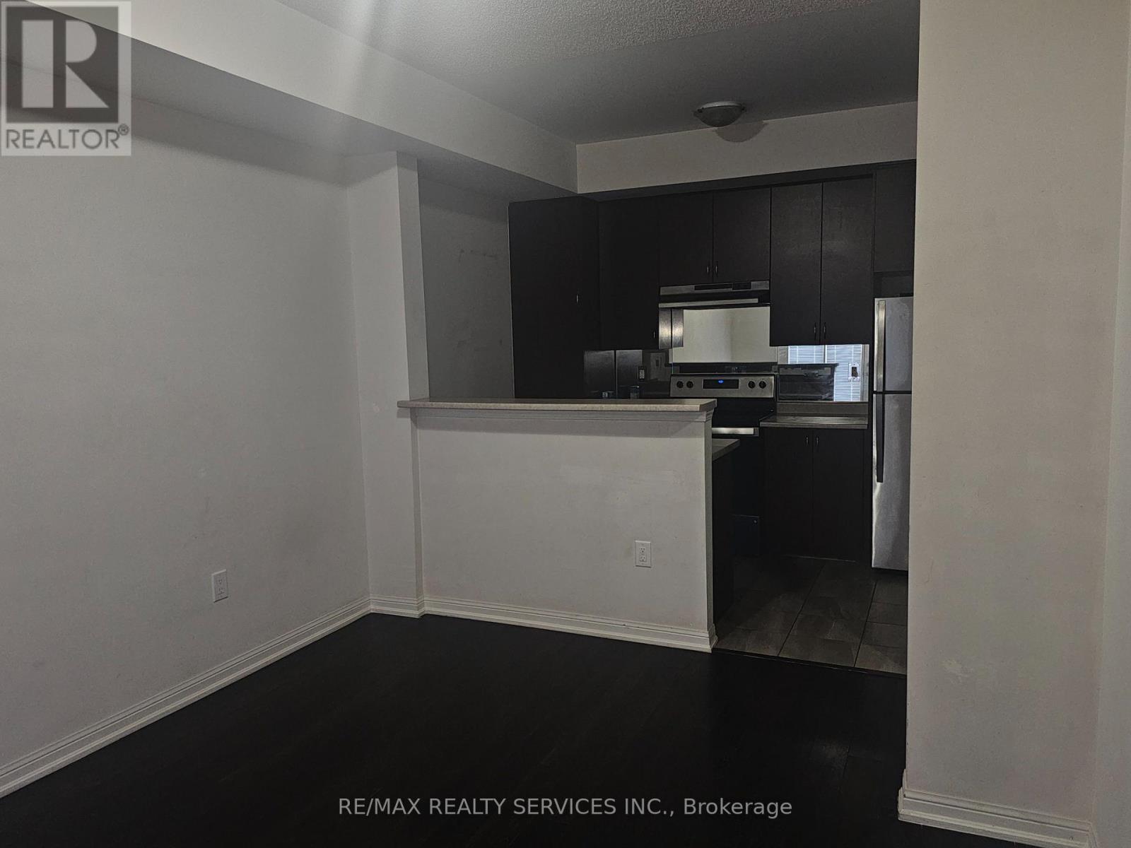 250 Sunny Meadow Boulevard, Brampton, Ontario  L6R 3Y7 - Photo 22 - W13139686