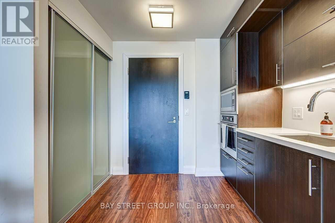 2622 - 5 Sheppard Avenue E, Toronto, Ontario  M2N 0G4 - Photo 3 - C13140024