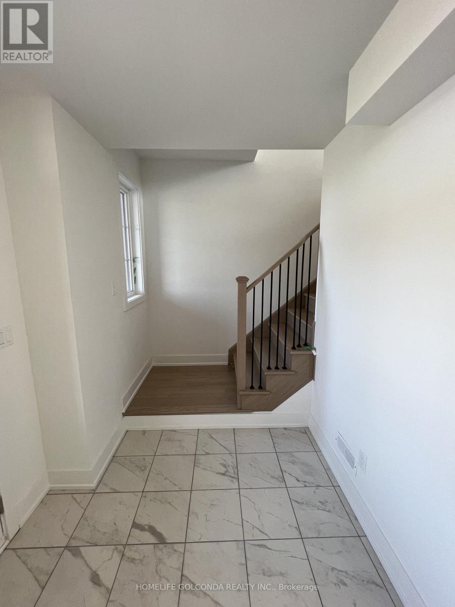 8 Sobczak Drive, Whitby, Ontario  L1N 0N3 - Photo 18 - E13140012
