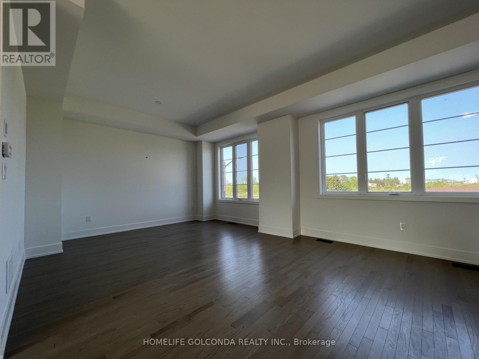 8 Sobczak Drive, Whitby, Ontario  L1N 0N3 - Photo 4 - E13140012