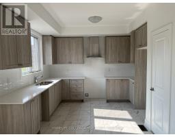 8 SOBCZAK DRIVE, Whitby, Ontario