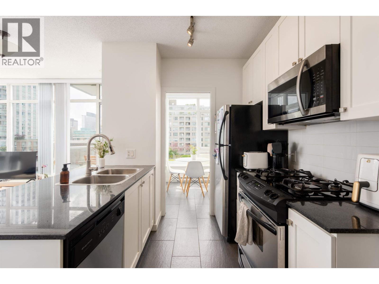 801 480 Robson Street, Vancouver, British Columbia  V6B 1S1 - Photo 10 - R3123610