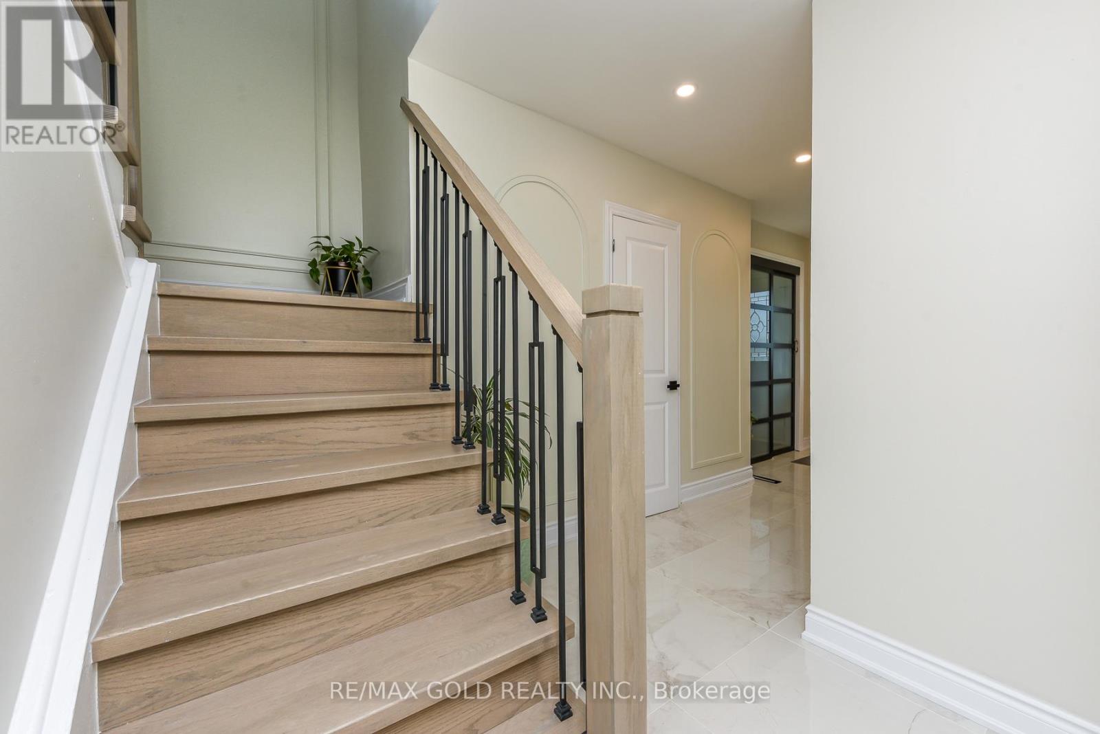 7595 Wrenwood Crescent, Mississauga, Ontario  L4T 2V8 - Photo 12 - W13140020