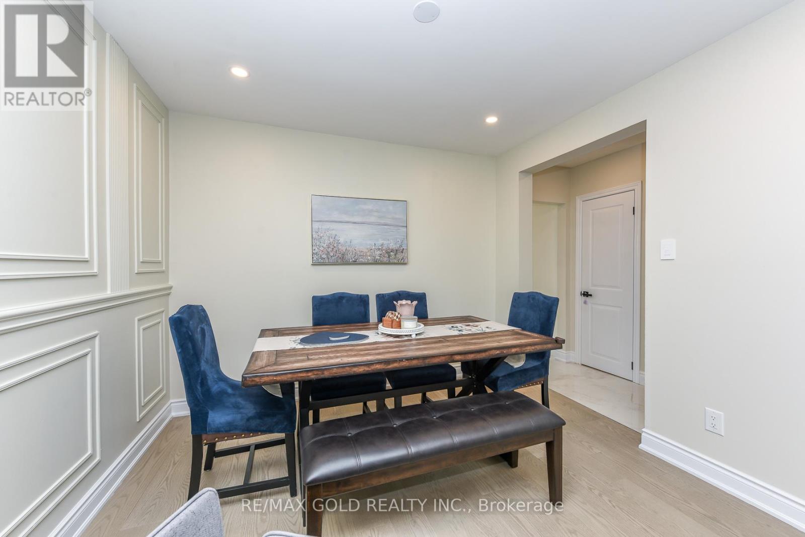 7595 Wrenwood Crescent, Mississauga, Ontario  L4T 2V8 - Photo 7 - W13140020