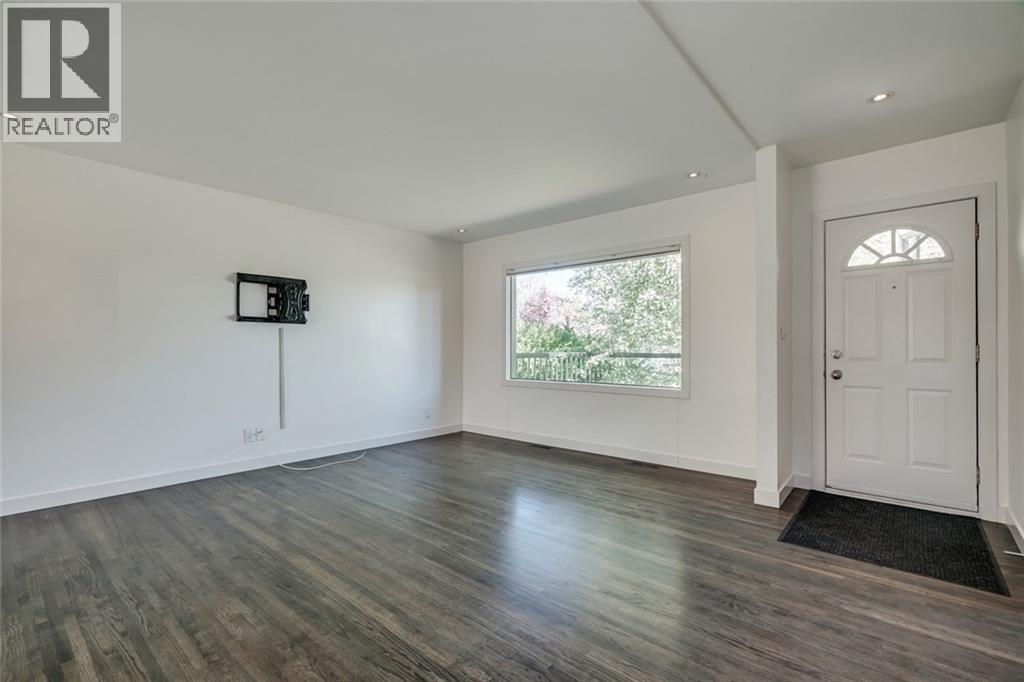 2203 25 Avenue NW, Calgary, Alberta  T2M 2C2 - Photo 12 - A2311804