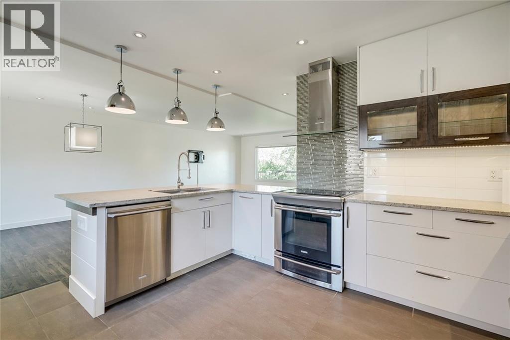 2203 25 Avenue NW, Calgary, Alberta  T2M 2C2 - Photo 9 - A2311804