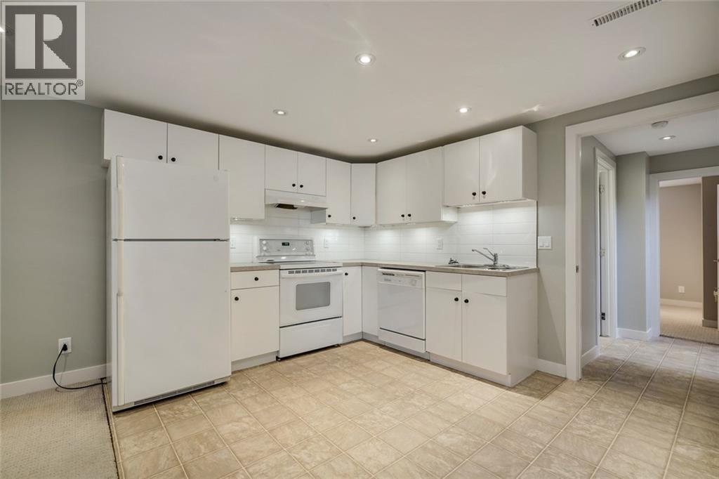 2203 25 Avenue NW, Calgary, Alberta  T2M 2C2 - Photo 24 - A2311804