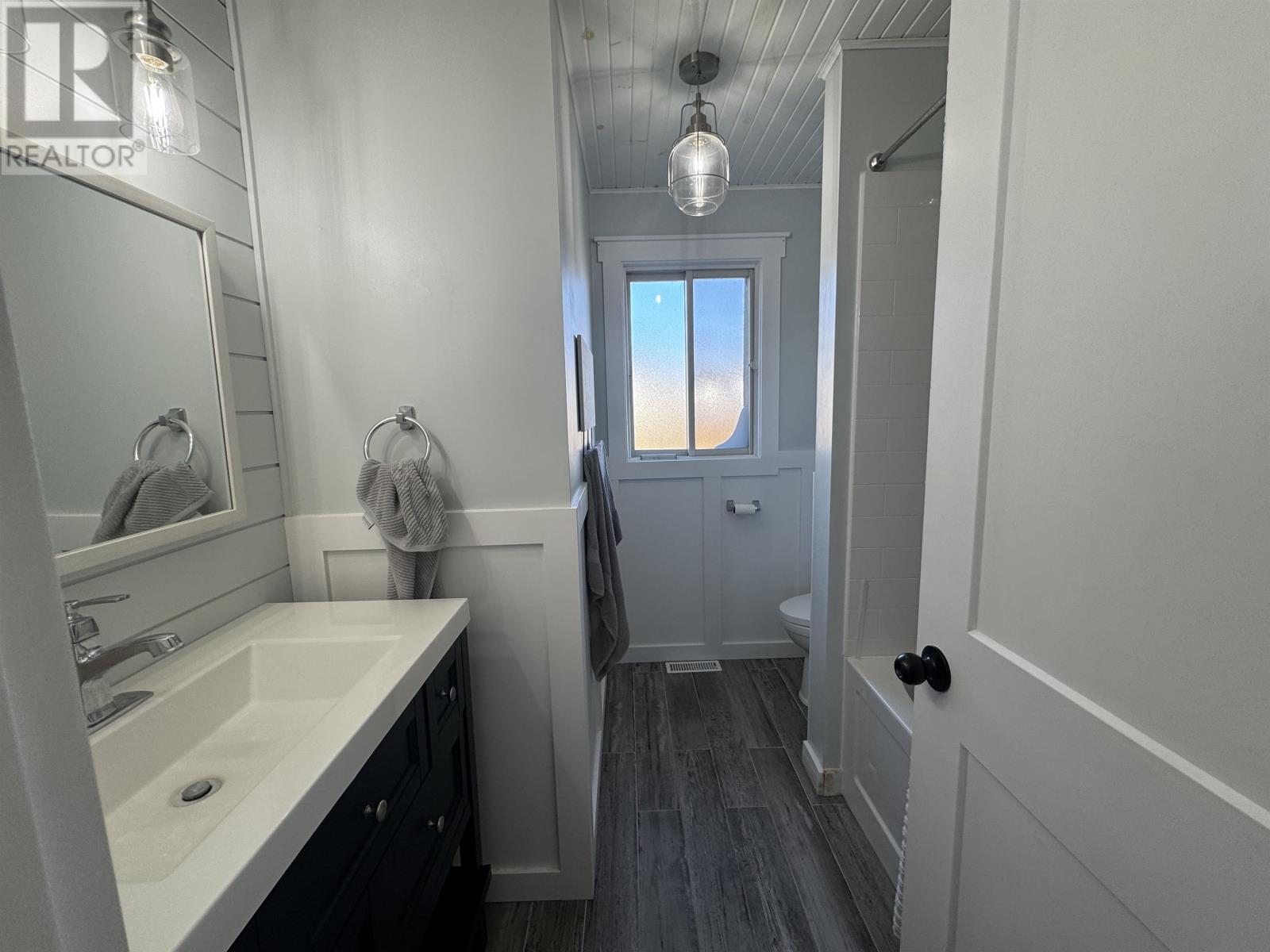 25 Brooks Street, Manitouwadge, Ontario  P0T 2C0 - Photo 14 - TB253346