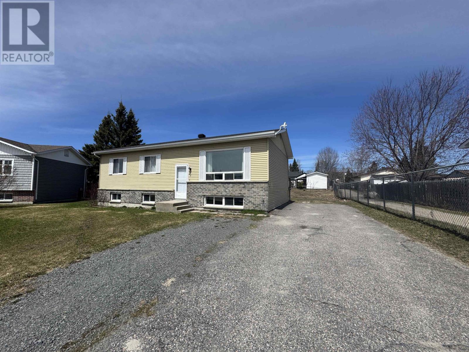25 Brooks Street, Manitouwadge, Ontario  P0T 2C0 - Photo 30 - TB253346