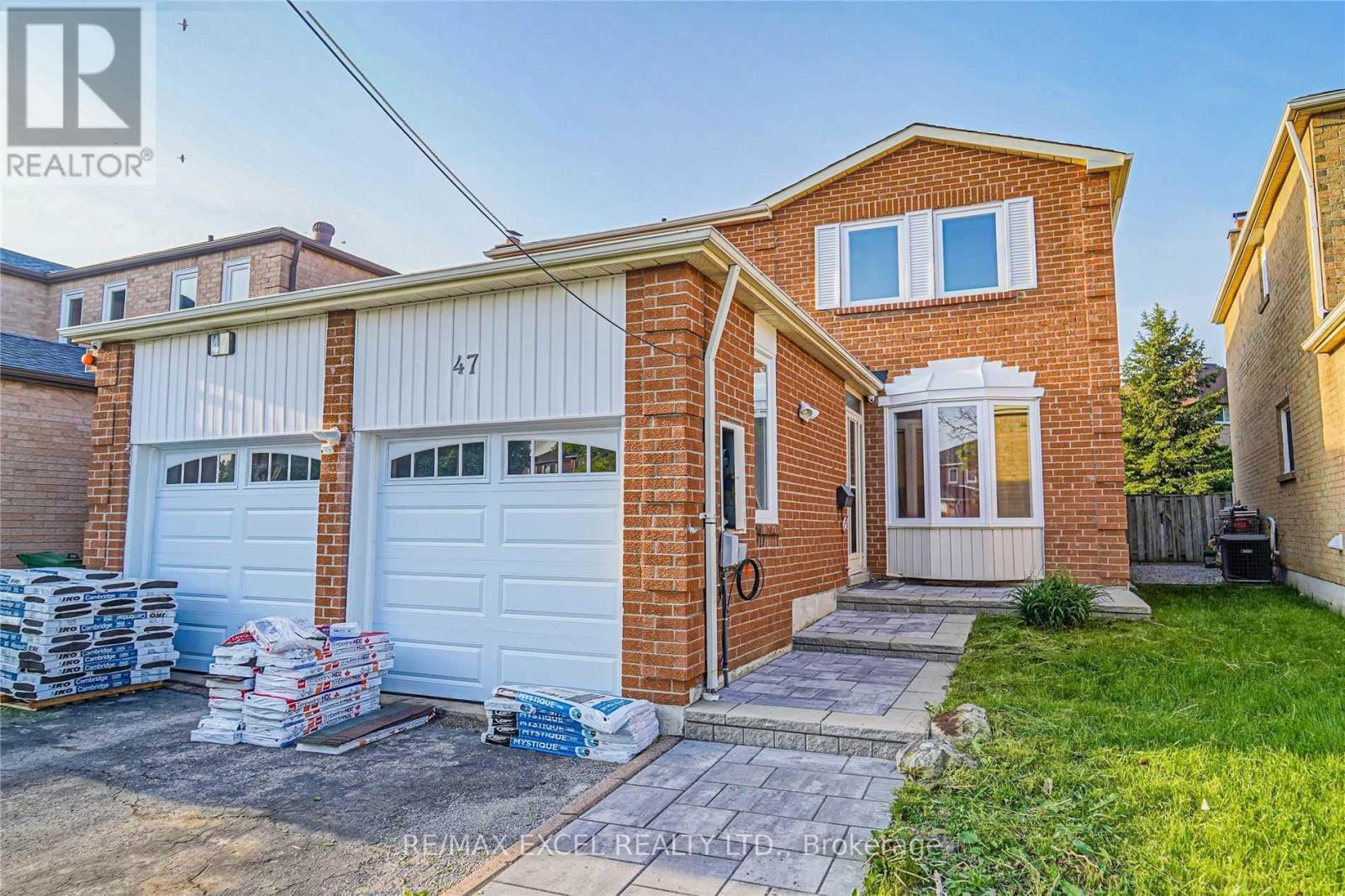 Upper - 47 Whiteleaf Crescent, Toronto, Ontario  M1V 3G1 - Photo 1 - E13140066
