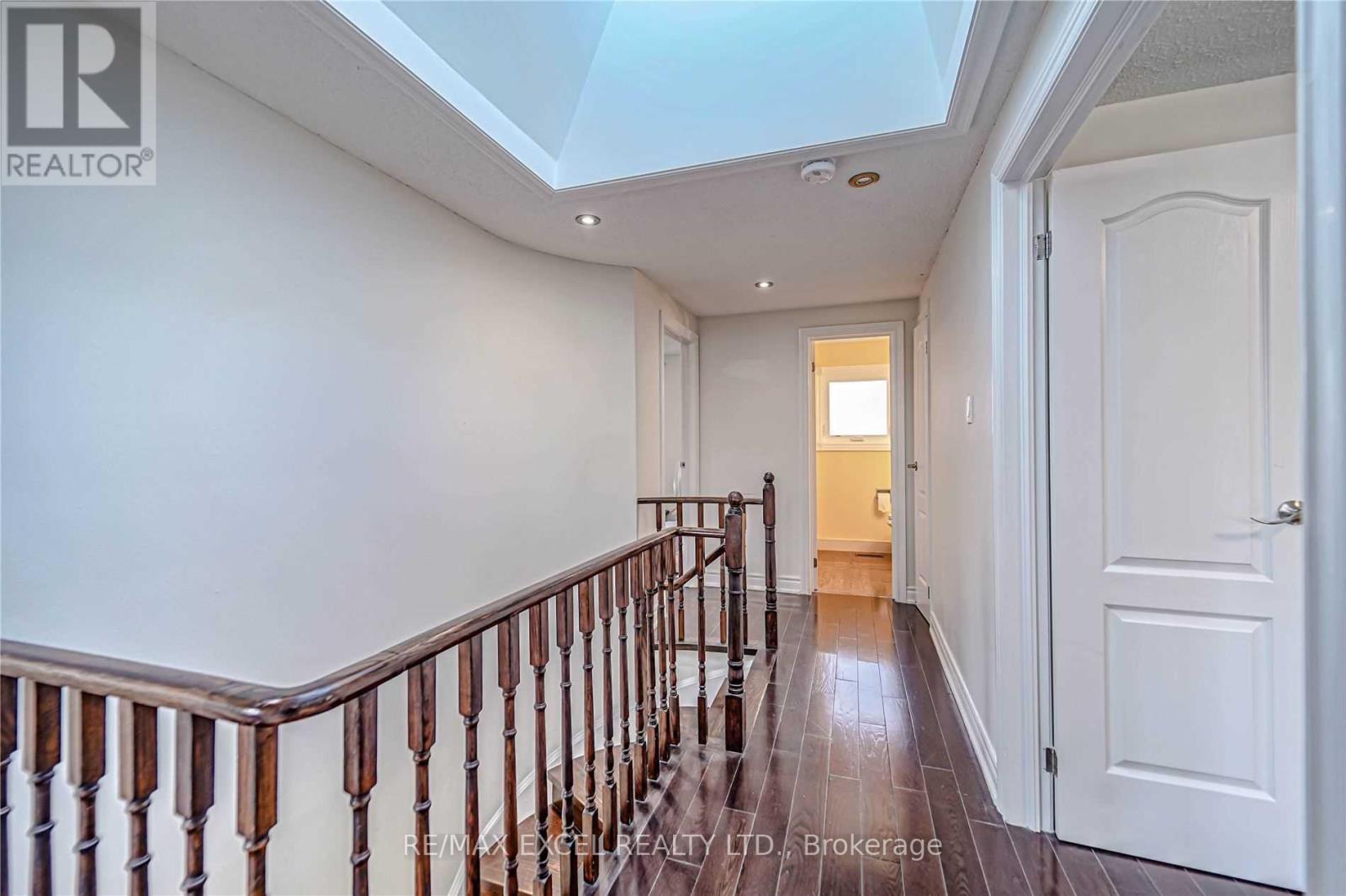 Upper - 47 Whiteleaf Crescent, Toronto, Ontario  M1V 3G1 - Photo 16 - E13140066