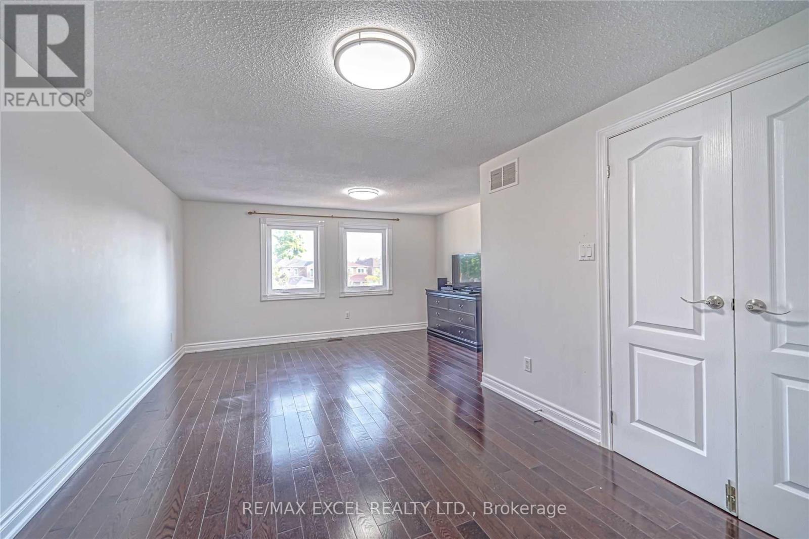 Upper - 47 Whiteleaf Crescent, Toronto, Ontario  M1V 3G1 - Photo 17 - E13140066