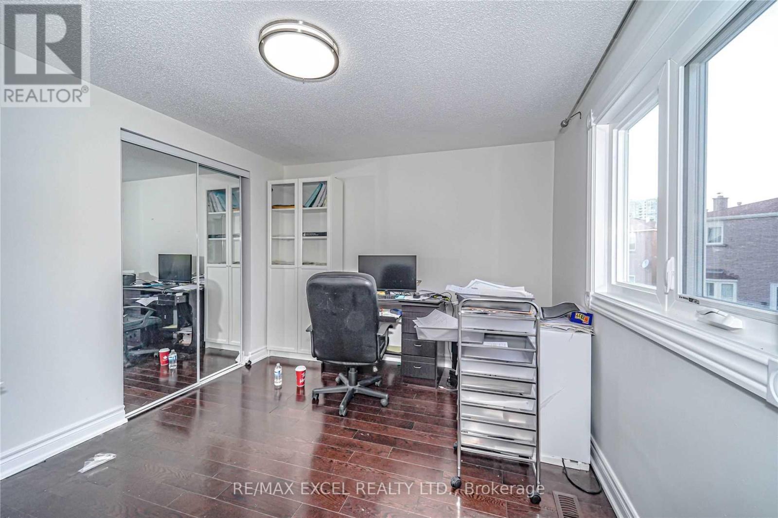 Upper - 47 Whiteleaf Crescent, Toronto, Ontario  M1V 3G1 - Photo 23 - E13140066