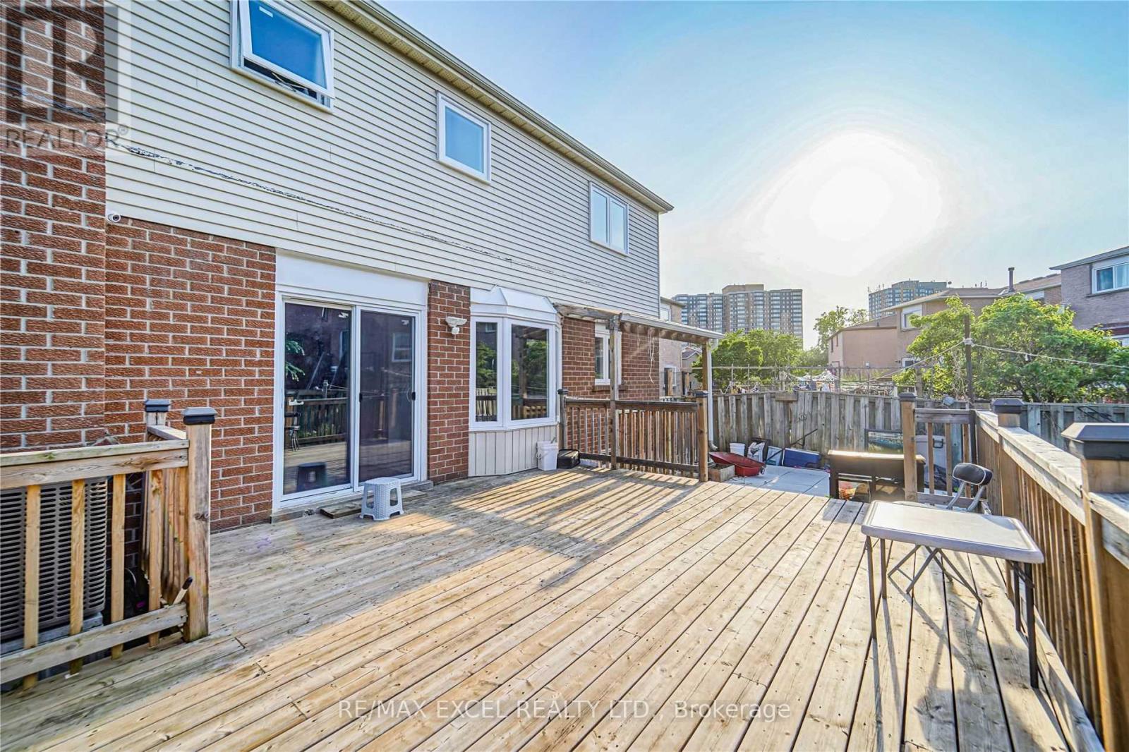 Upper - 47 Whiteleaf Crescent, Toronto, Ontario  M1V 3G1 - Photo 26 - E13140066