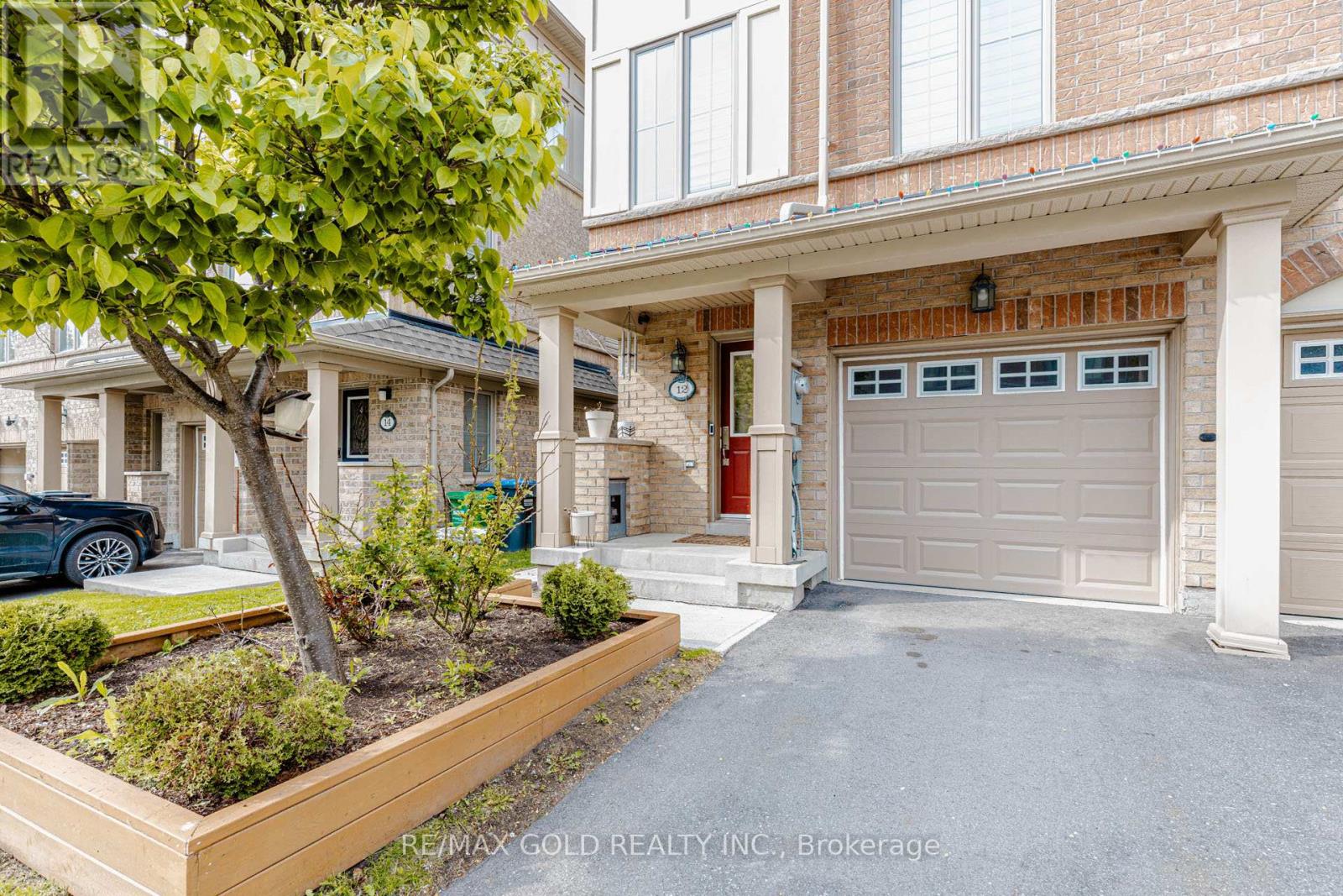 12 Cailiff Street, Brampton, Ontario  L6Y 0P9 - Photo 3 - W13138108