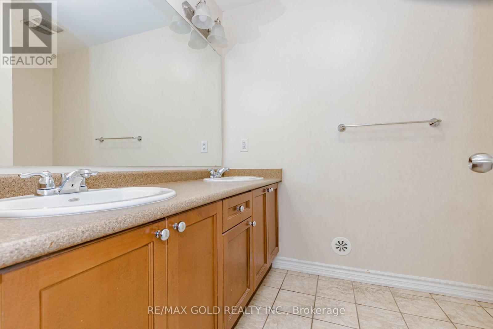 12 Cailiff Street, Brampton, Ontario  L6Y 0P9 - Photo 38 - W13138108