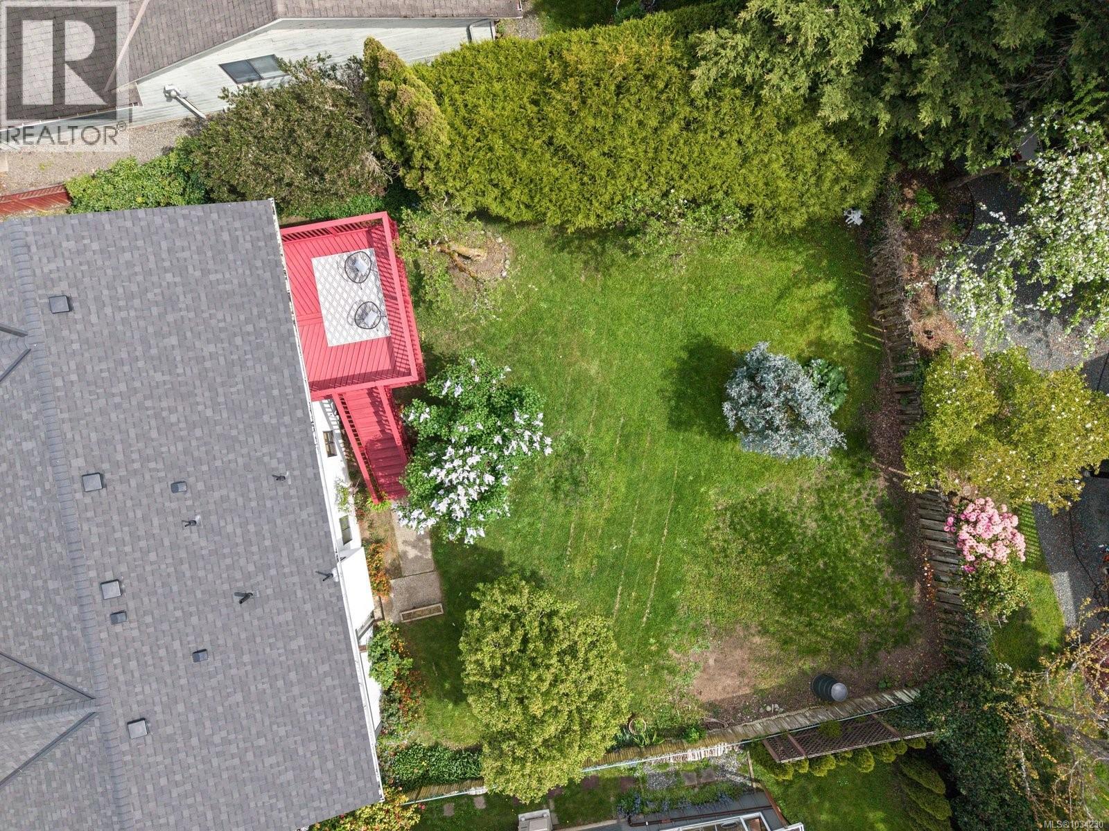 2051 Northbrook Dr, Sidney, British Columbia  V8L 4J3 - Photo 40 - 1034230
