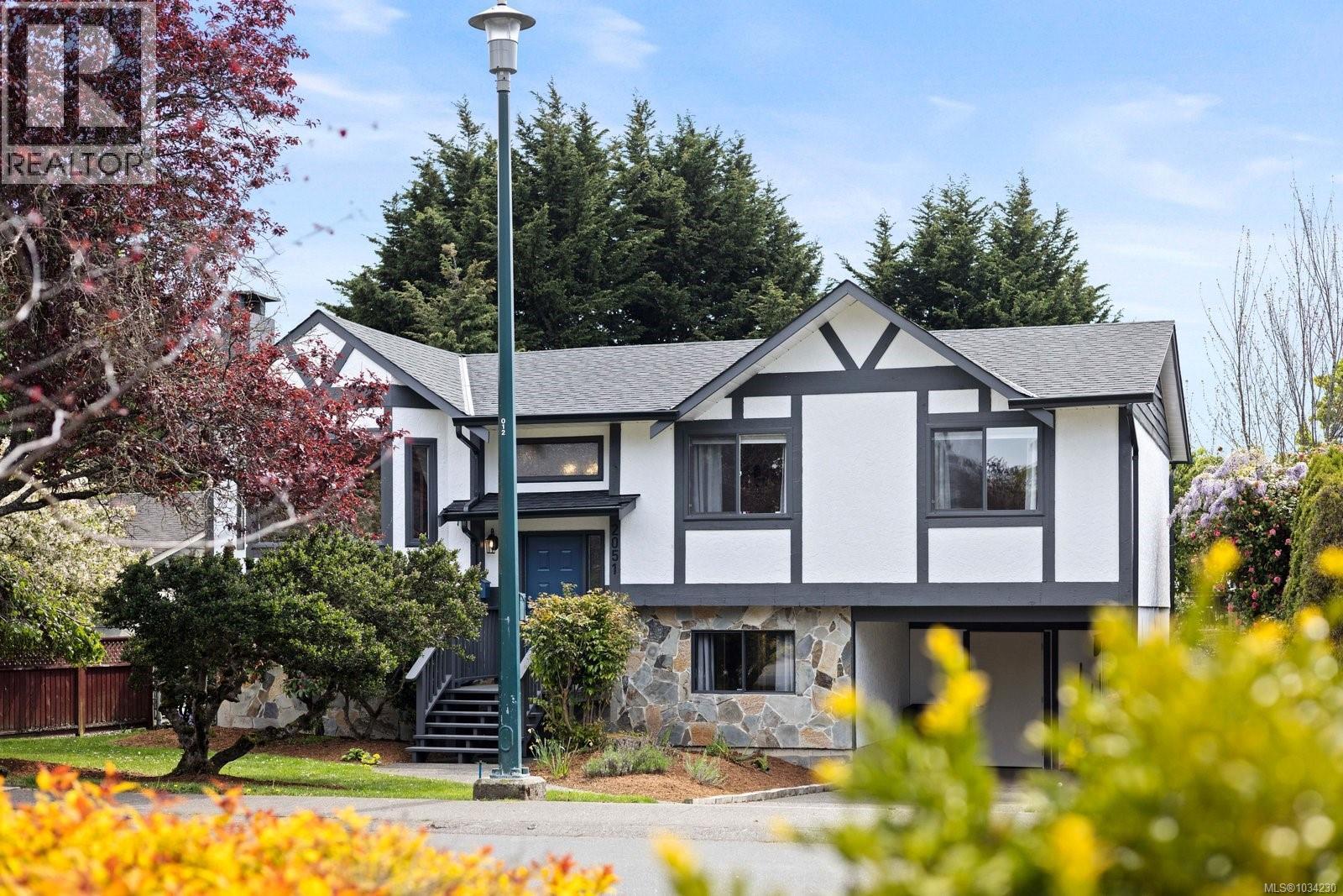 2051 Northbrook Dr, Sidney, British Columbia  V8L 4J3 - Photo 42 - 1034230