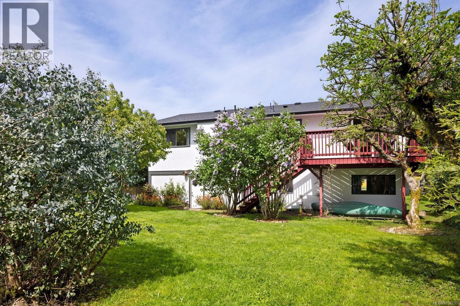 2051 Northbrook Dr, Sidney, British Columbia  V8L 4J3 - Photo 39 - 1034230