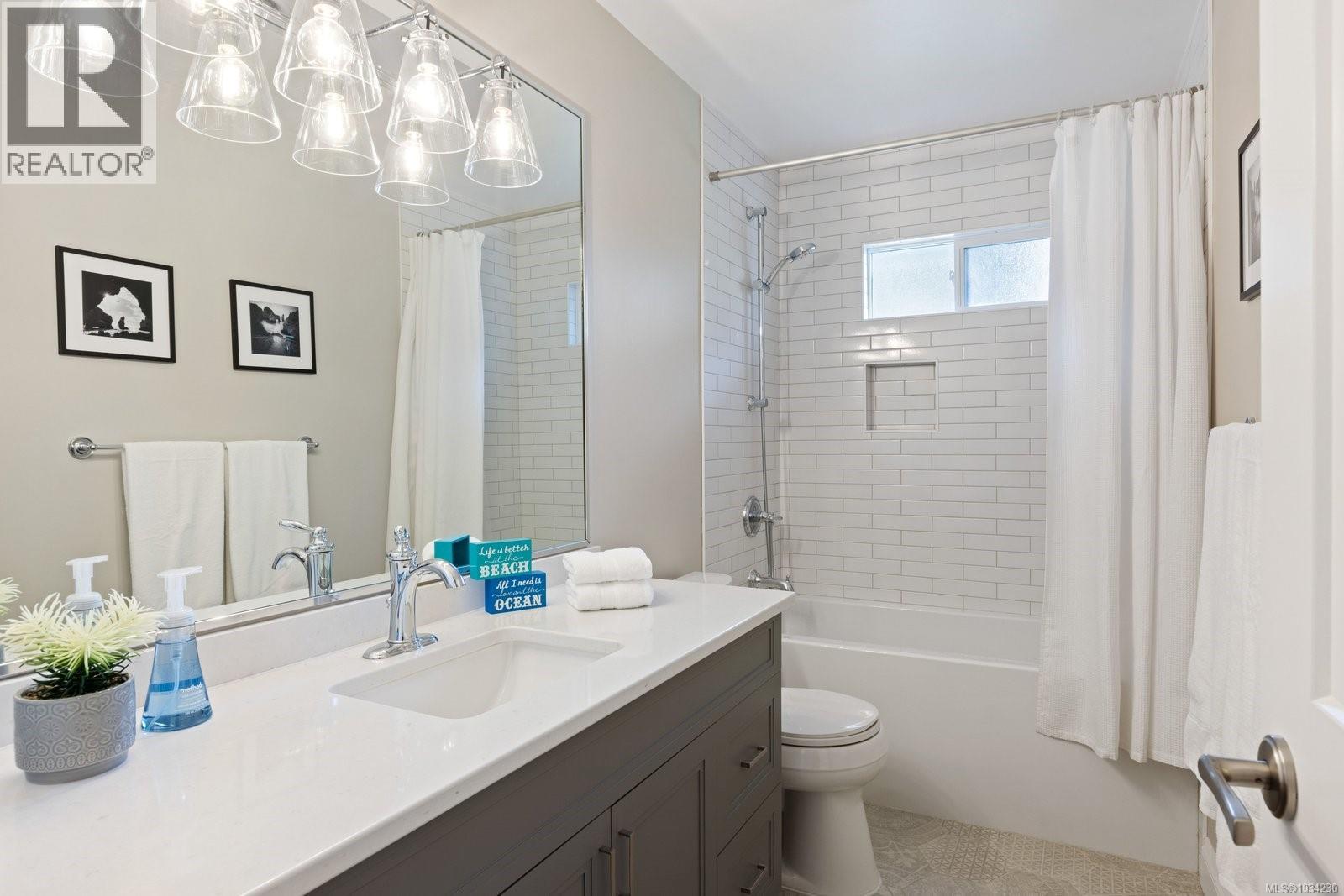 2051 Northbrook Dr, Sidney, British Columbia  V8L 4J3 - Photo 26 - 1034230