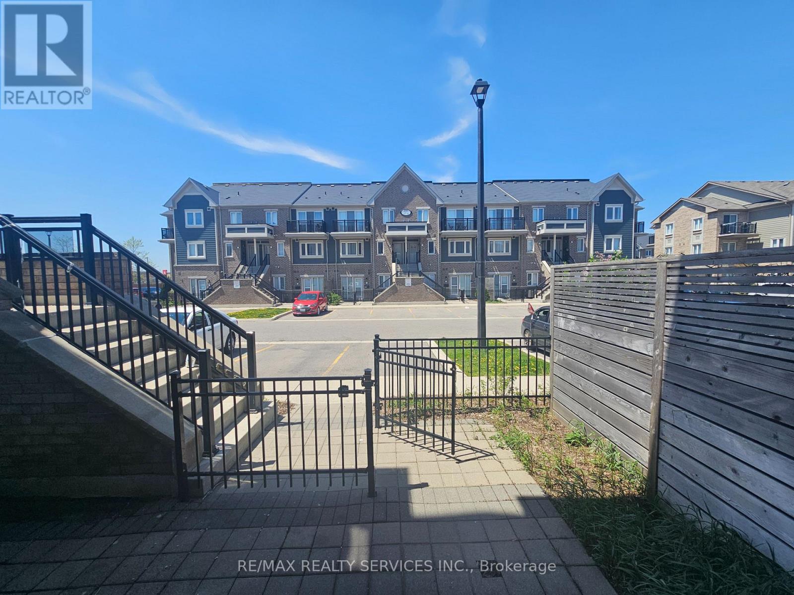 250 Sunny Meadow Boulevard, Brampton, Ontario  L6R 3Y7 - Photo 15 - W13139686