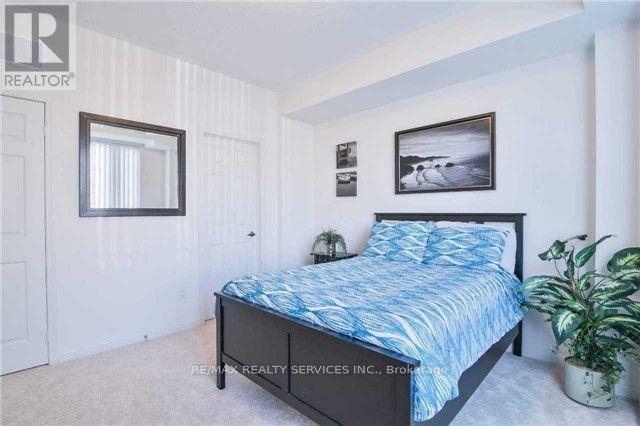 250 Sunny Meadow Boulevard, Brampton, Ontario  L6R 3Y7 - Photo 8 - W13139686