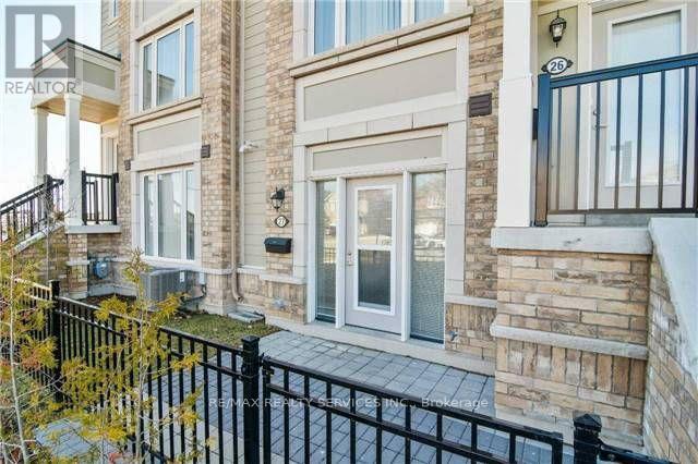 250 Sunny Meadow Boulevard, Brampton, Ontario  L6R 3Y7 - Photo 2 - W13139686