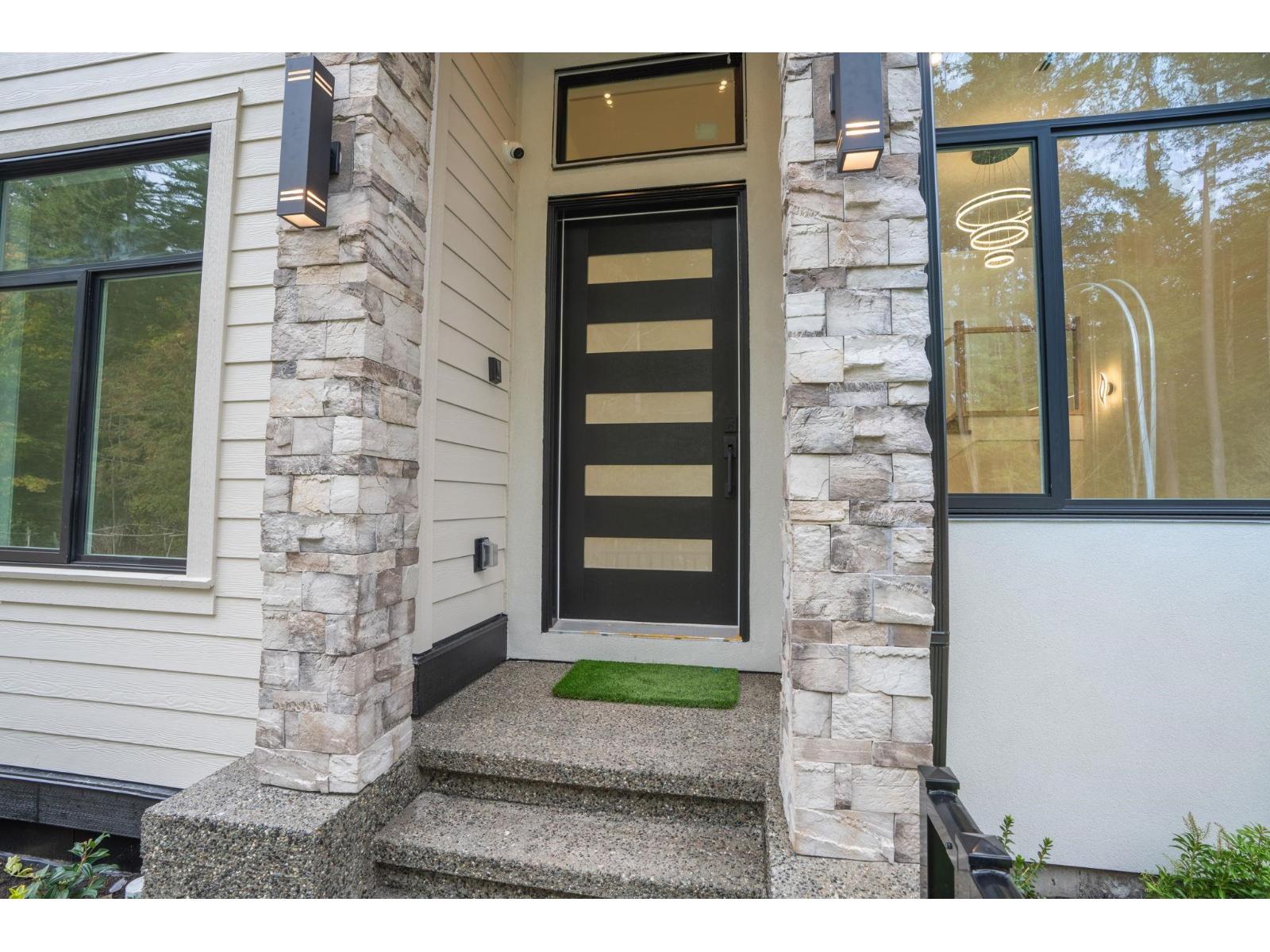 20070 27a Avenue, Langley, British Columbia  V2Z 1X2 - Photo 2 - R3124137