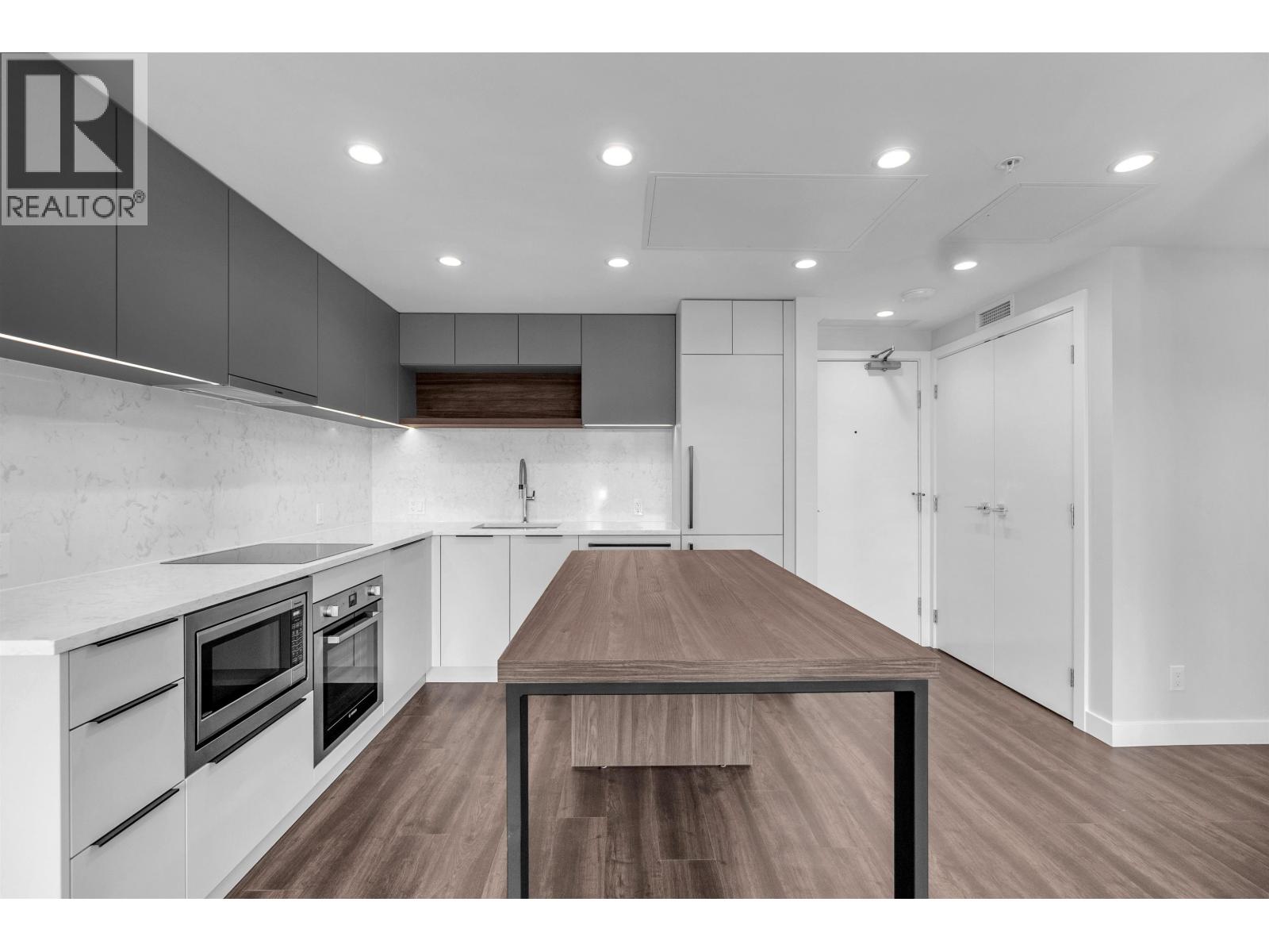 3207 567 Emerson St, Coquitlam, British Columbia  V3J 0M8 - Photo 2 - R3124574