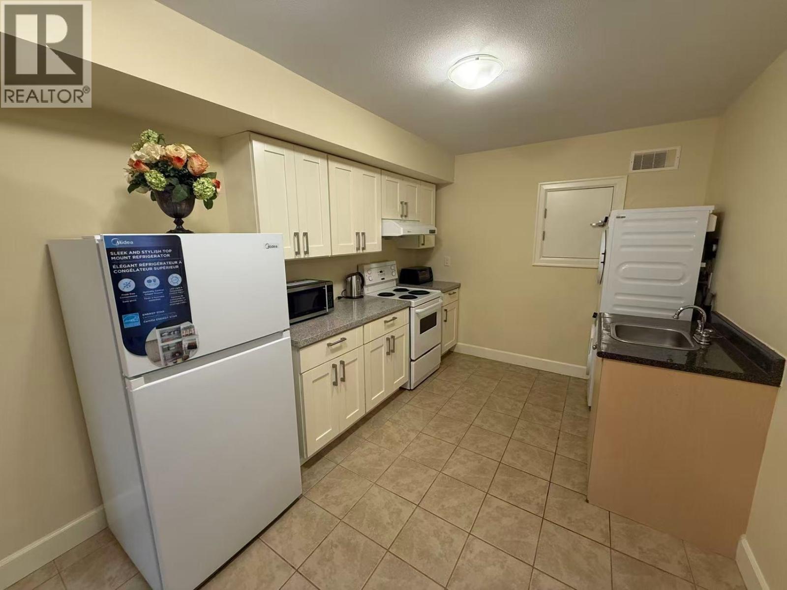 Basement 7994 Elwell Street, Burnaby, British Columbia  V5E 1M4 - Photo 5 - R3124577