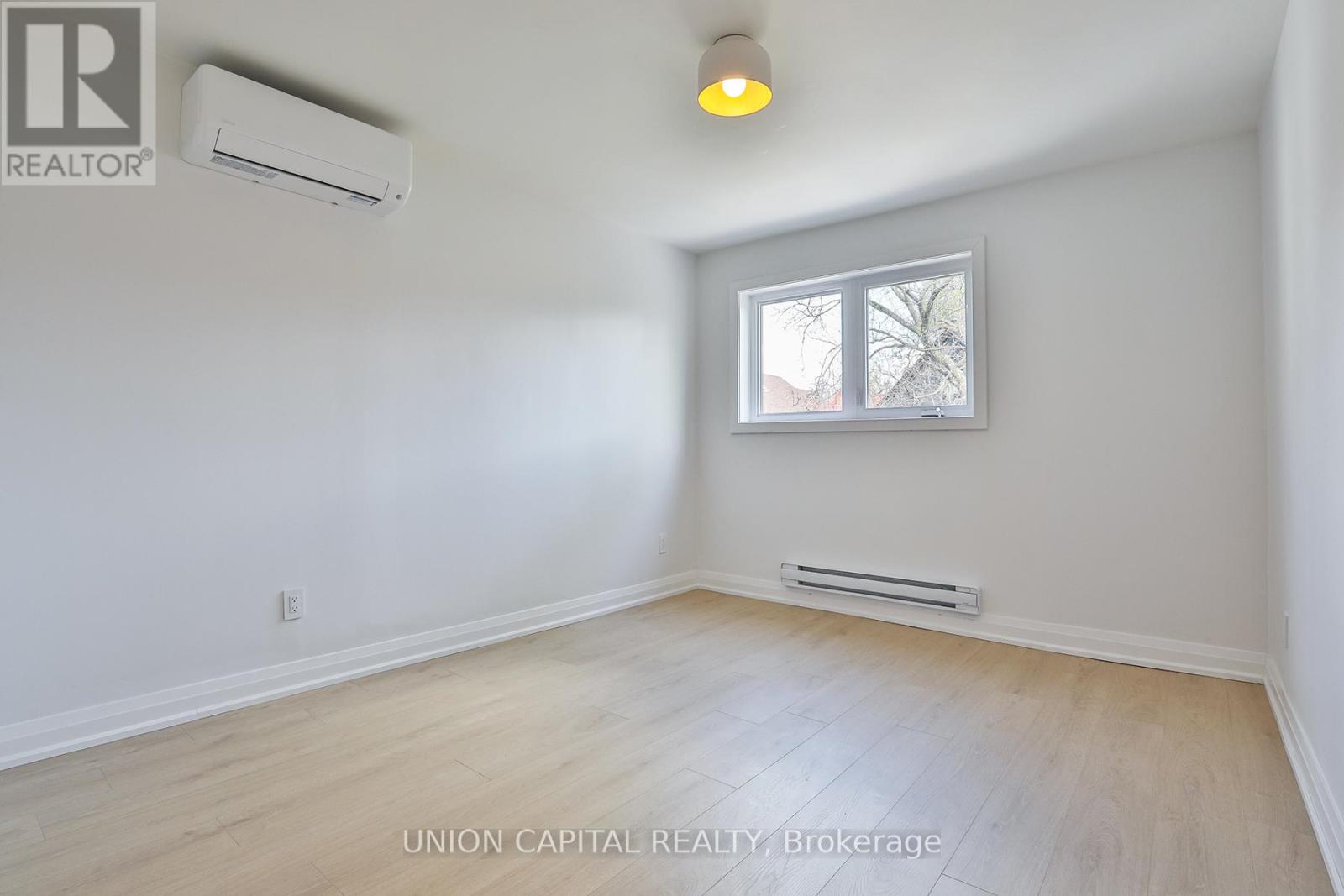 2 - 612 Gerrard Street E, Toronto, Ontario  M4M 1Y3 - Photo 13 - E13140082