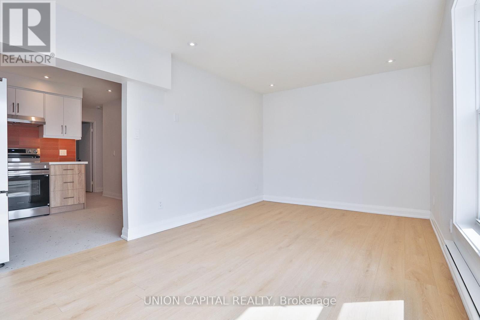 2 - 612 Gerrard Street E, Toronto, Ontario  M4M 1Y3 - Photo 8 - E13140082
