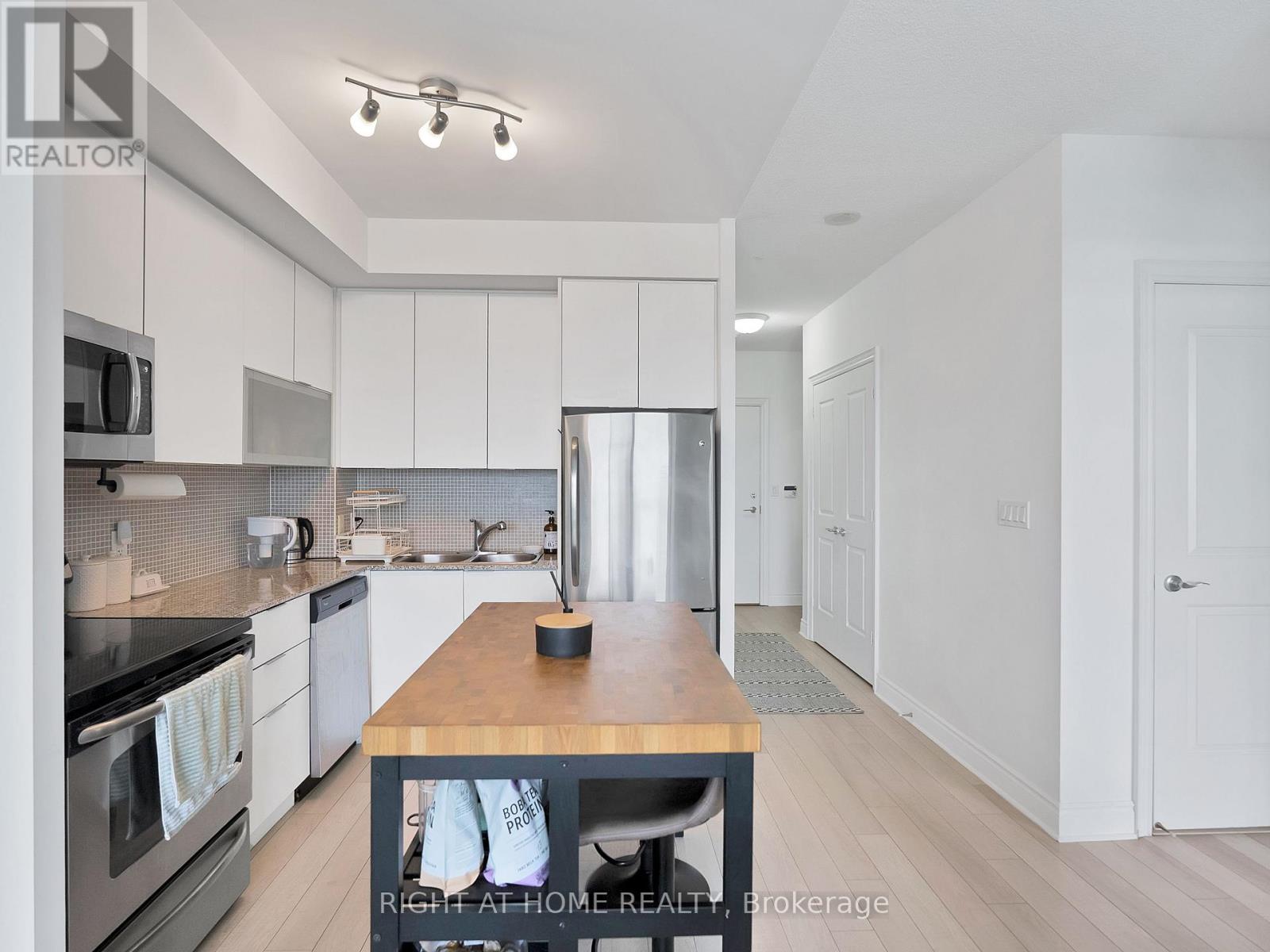 3504 - 16 Brookers Lane, Toronto, Ontario  M8V 0A5 - Photo 6 - W13140090
