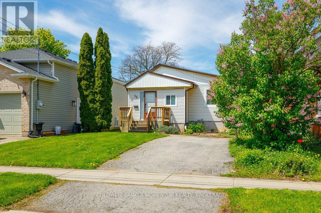 15 CONCORD AVENUE, St. Catharines, Ontario