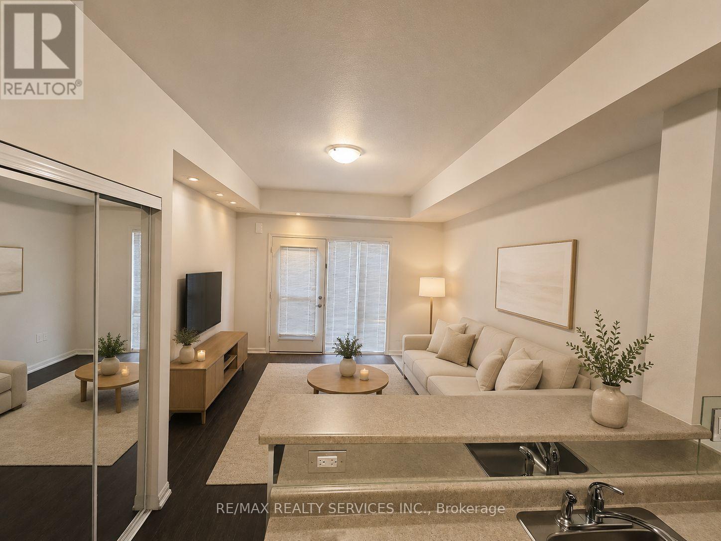 103 - 250 Sunny Meadow Boulevard, Brampton, Ontario  L6R 3Y7 - Photo 4 - W13139686