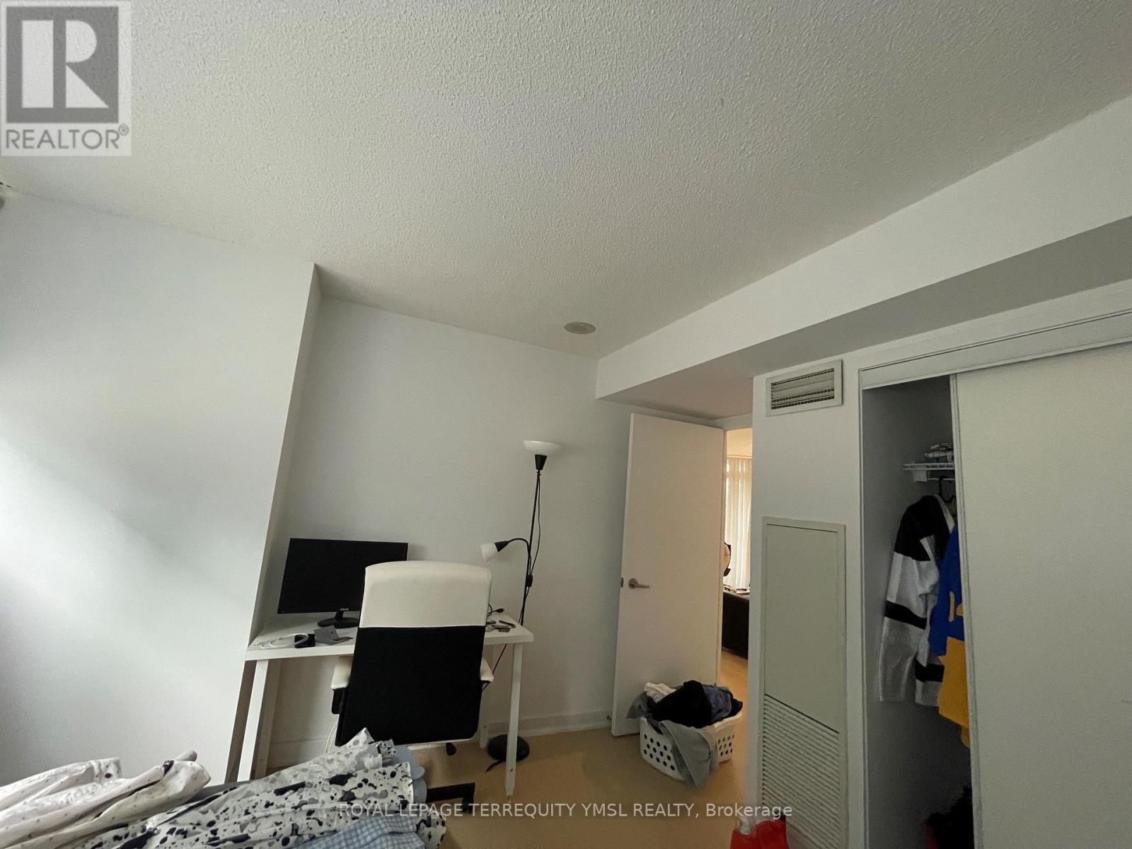 512 - 25 Capreol Court, Toronto, Ontario  M5V 3Z7 - Photo 12 - C13140126