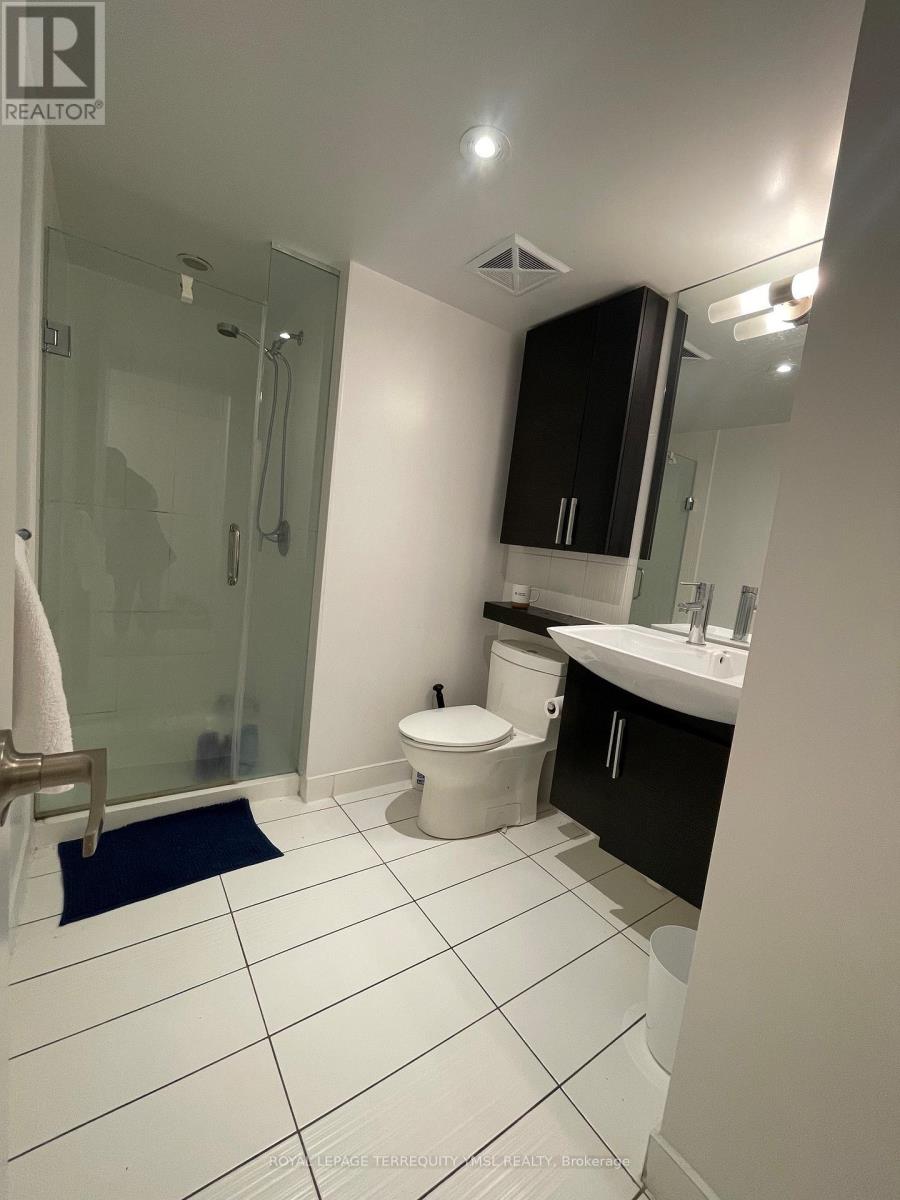 512 - 25 Capreol Court, Toronto, Ontario  M5V 3Z7 - Photo 13 - C13140126