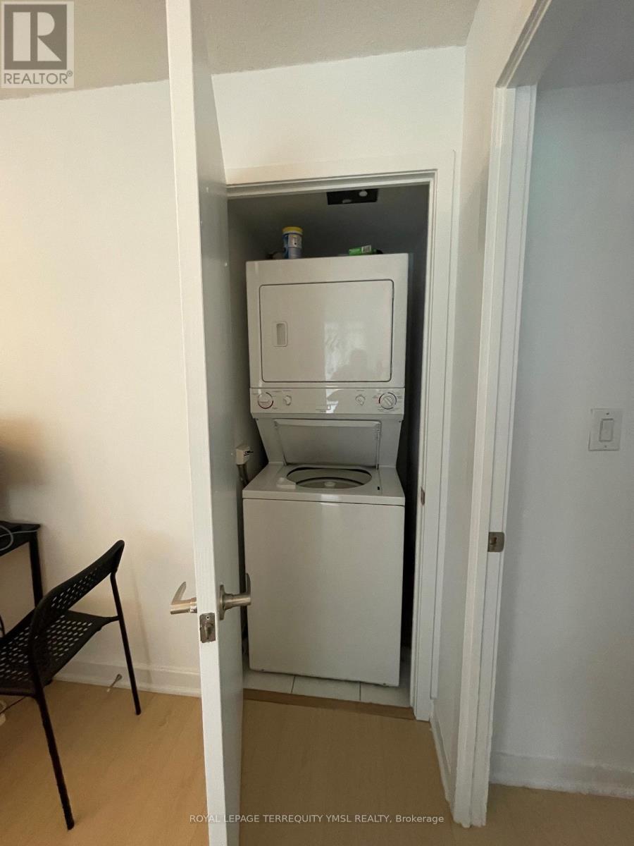 512 - 25 Capreol Court, Toronto, Ontario  M5V 3Z7 - Photo 15 - C13140126