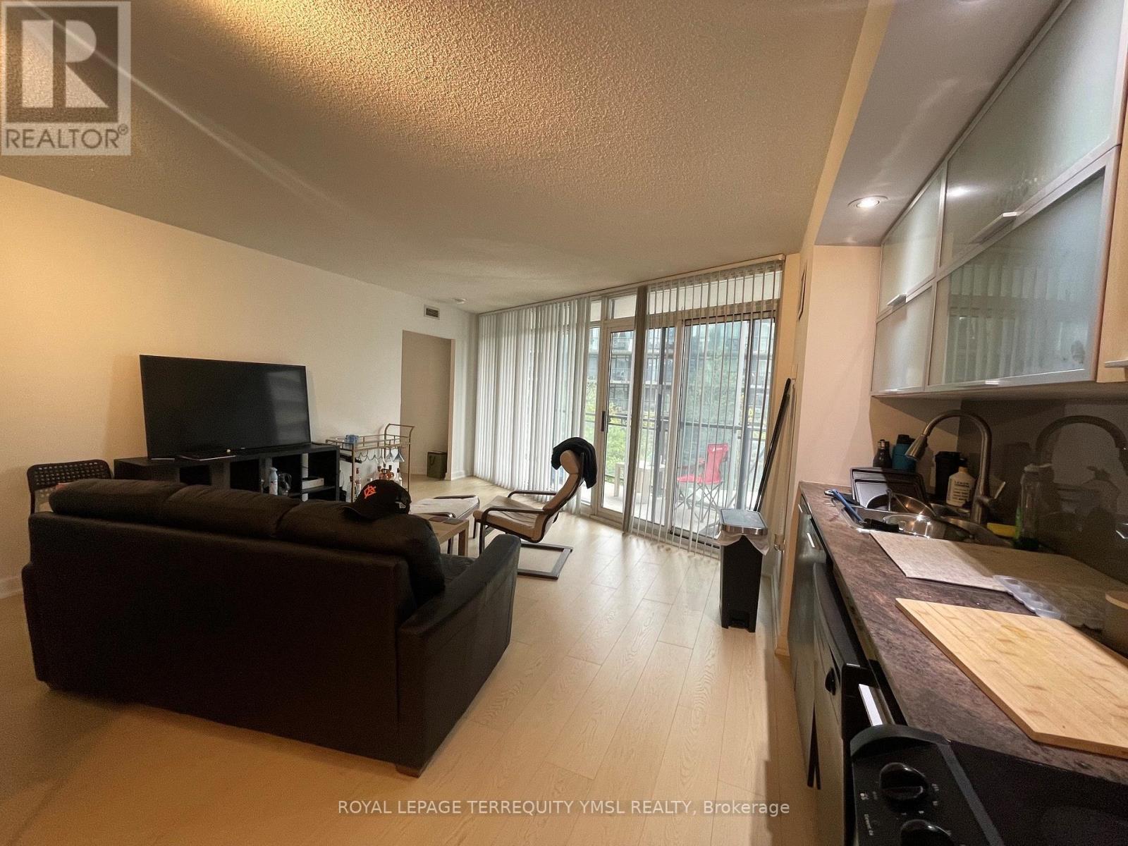 512 - 25 Capreol Court, Toronto, Ontario  M5V 3Z7 - Photo 5 - C13140126