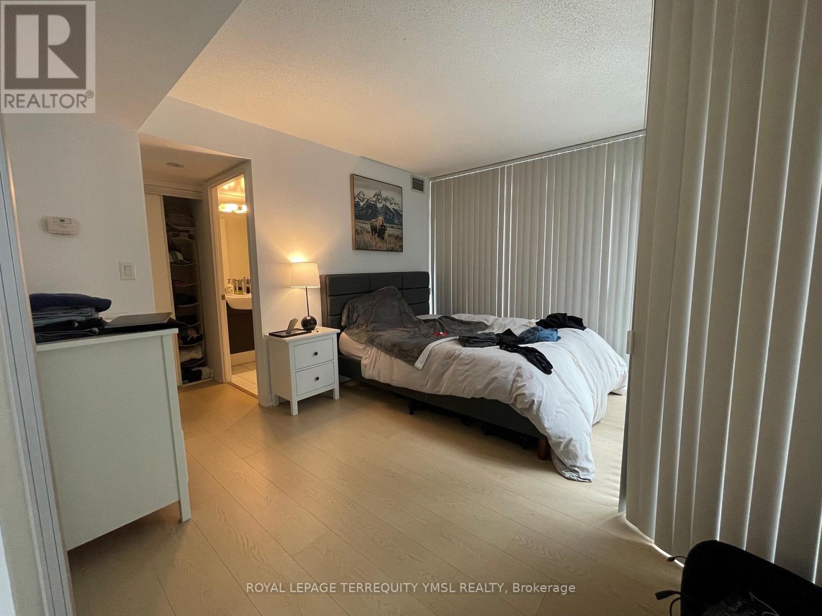 512 - 25 Capreol Court, Toronto, Ontario  M5V 3Z7 - Photo 7 - C13140126