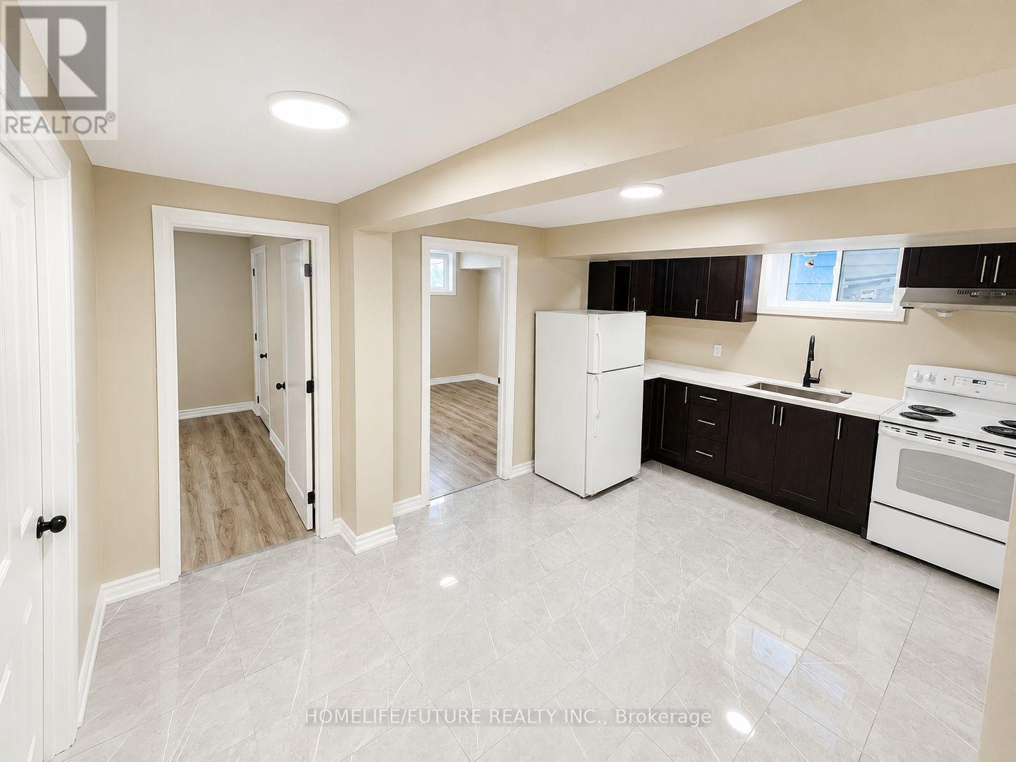 1027 DANFORTH ROAD, Toronto, Ontario