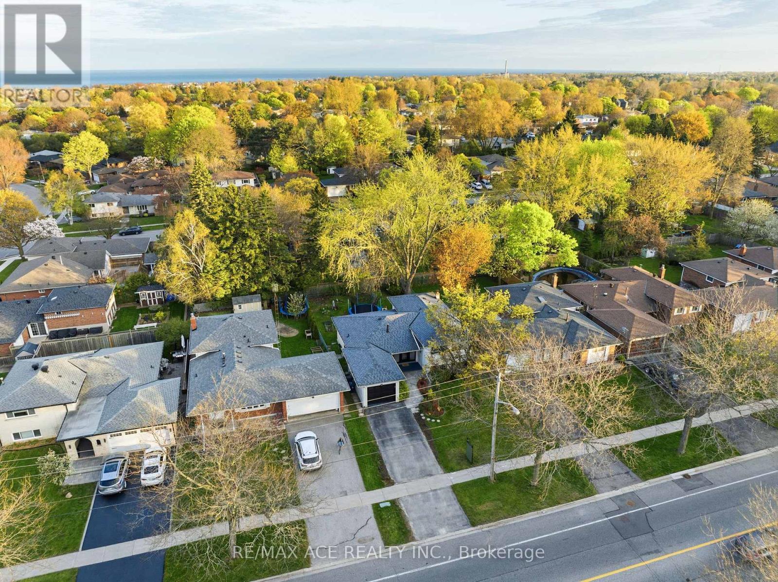 399 LAWSON ROAD, Toronto, Ontario