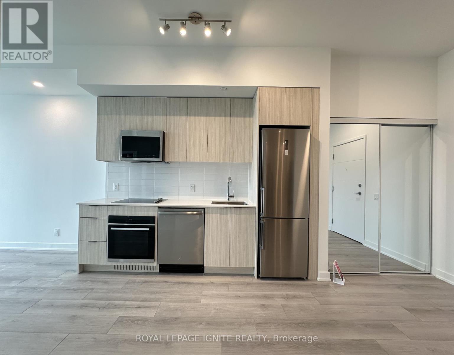 214 - 20 Deans Drive, Toronto, Ontario  M1L 0J7 - Photo 8 - E13140130