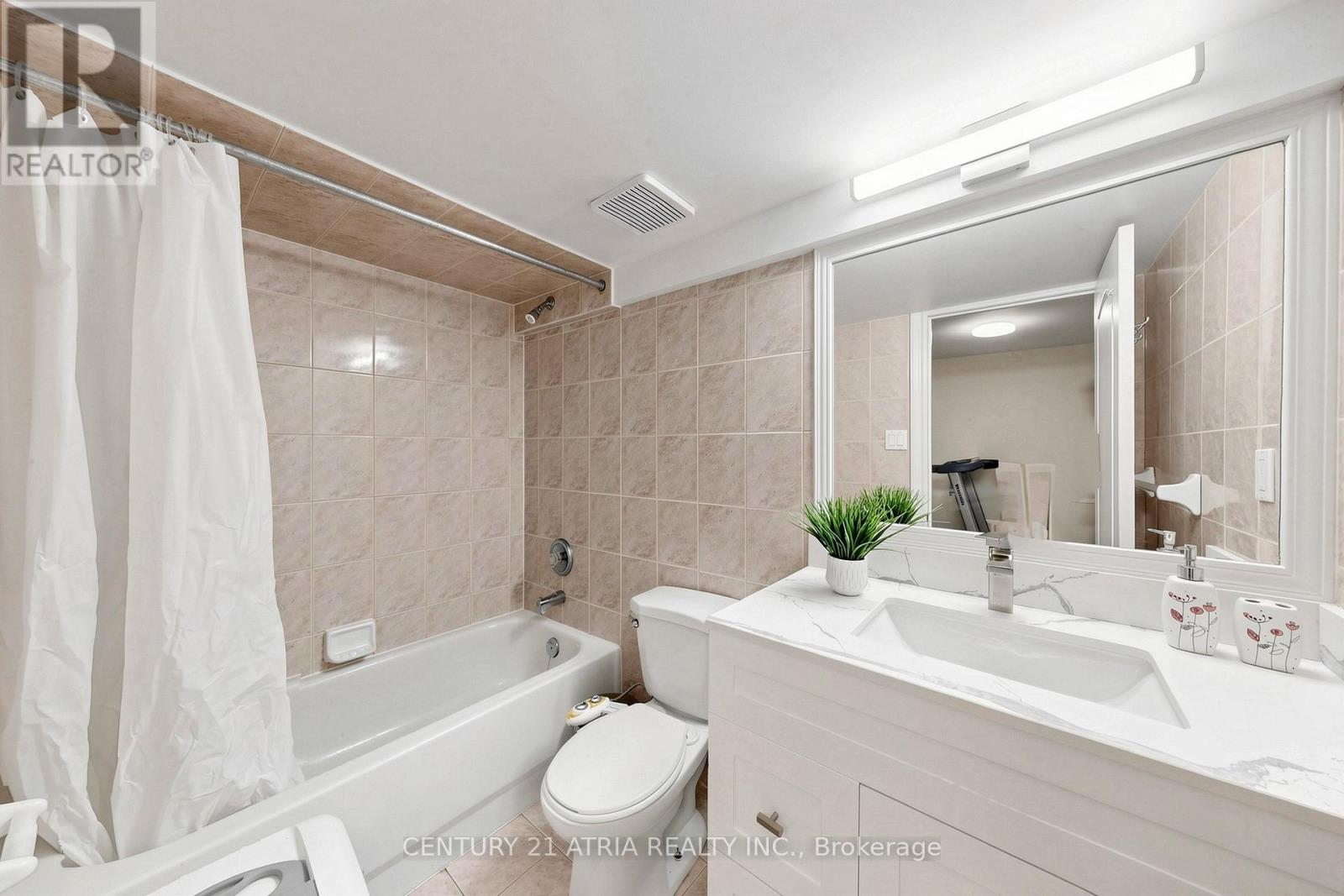 118 May Avenue, Richmond Hill, Ontario  L4C 3S6 - Photo 37 - N13123034