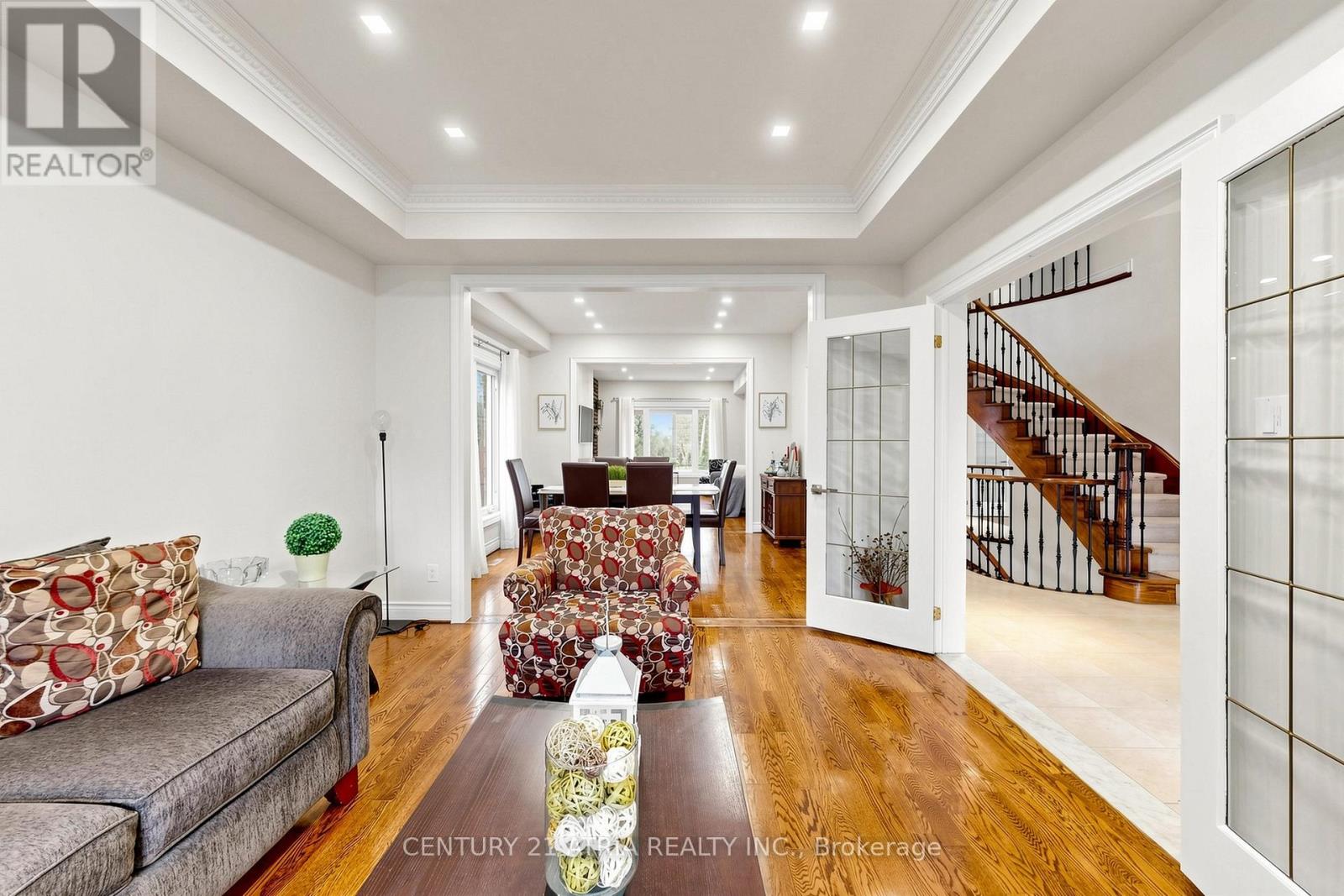 118 May Avenue, Richmond Hill, Ontario  L4C 3S6 - Photo 6 - N13123034
