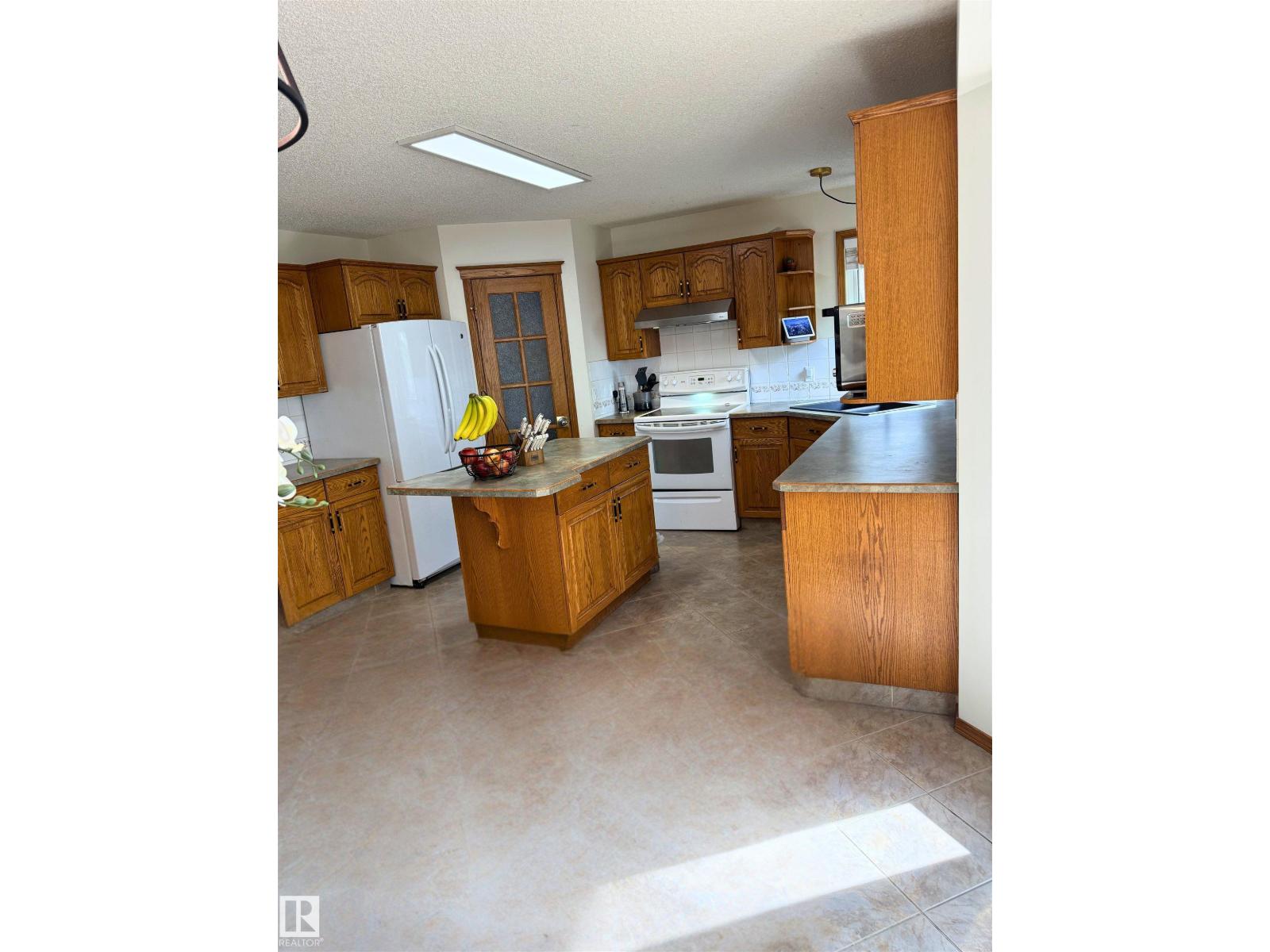 5006 59 St, Beaumont, Alberta  T4X 1B7 - Photo 11 - E4488399